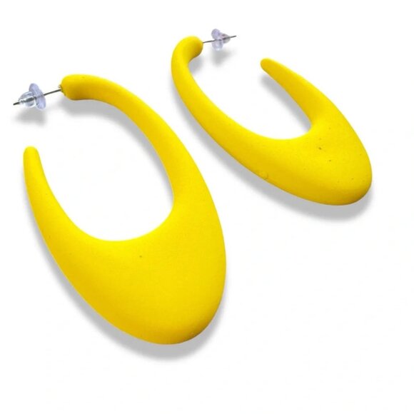 Mod Style Yellow Atomic Earrings - Picture 4 of 12